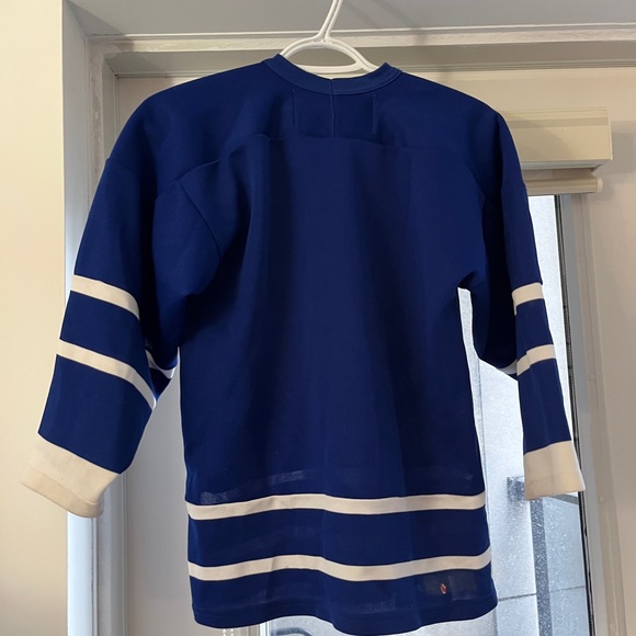 Maple leafs jersey - Picture 3 of 4